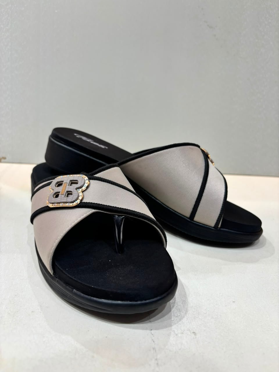 Toes Grils Sandal Grey