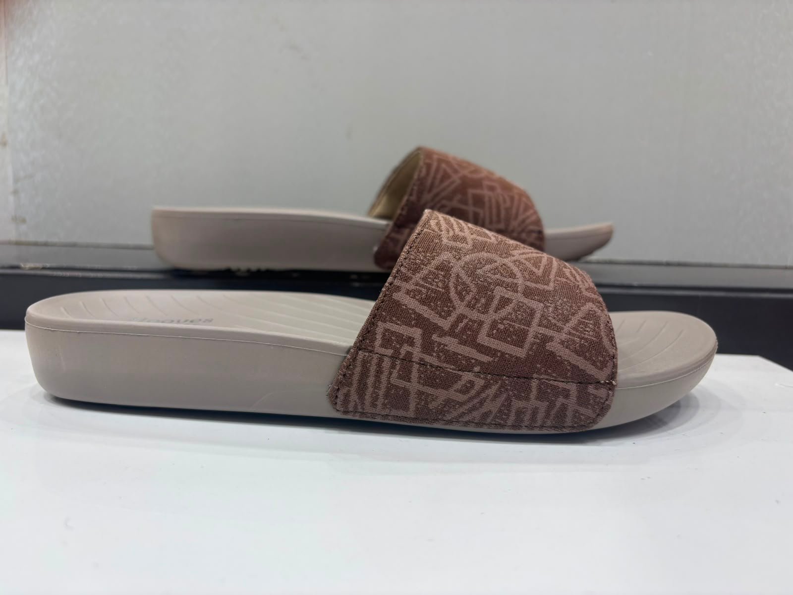 Hooves Sleeper Brown - Image 2