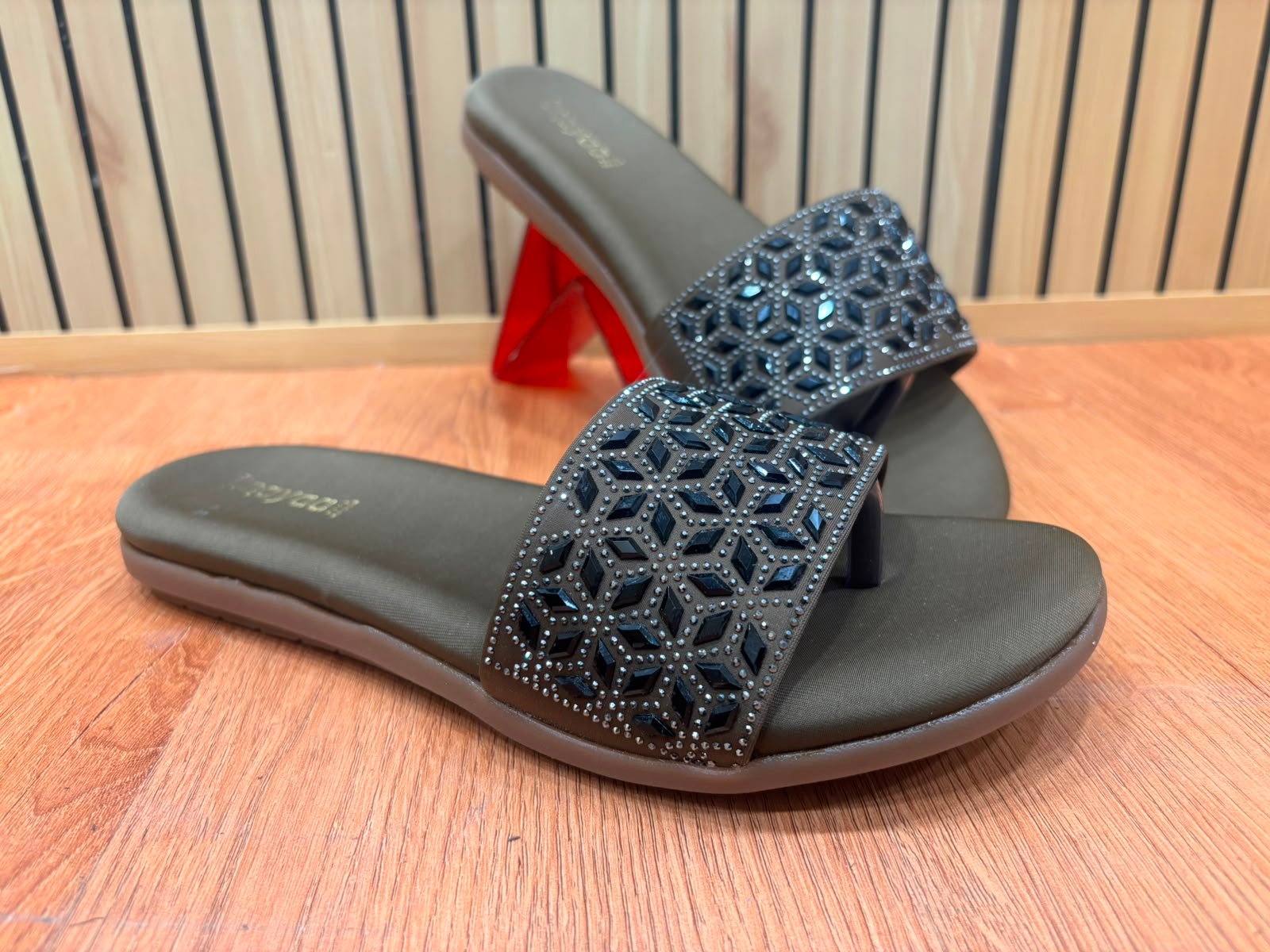 Nayaa Girls Sandal Chiku